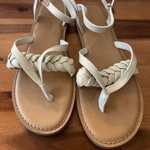 NWOT Tom’s Sandals